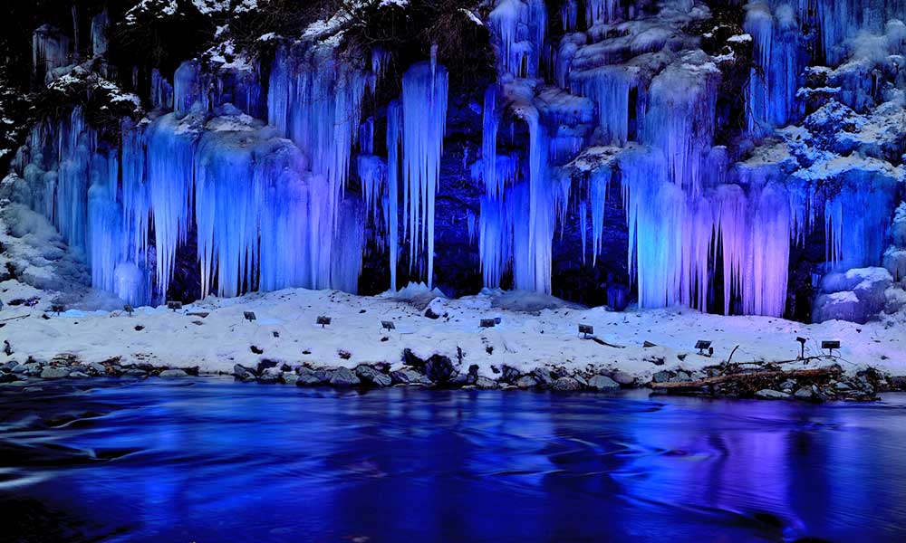 三十槌の氷柱